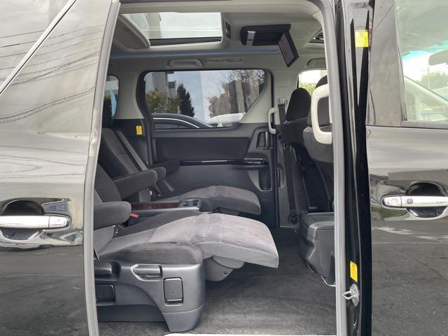 ヴェルファイア ２．４Ｚ　後期　サンルーフ　フリップダウンモニター　オットマンシート　両側パワースライドドア　コーナーセンサー　社外８インチナビ　地デジ　Ｂｌｕｅｔｏｏｔｈ　バックカメラ　ＥＴＣ　スマートキー　純正ＡＷ（20枚目）