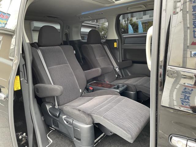 ヴェルファイア ２．４Ｚ　後期　サンルーフ　フリップダウンモニター　オットマンシート　両側パワースライドドア　コーナーセンサー　社外８インチナビ　地デジ　Ｂｌｕｅｔｏｏｔｈ　バックカメラ　ＥＴＣ　スマートキー　純正ＡＷ（21枚目）