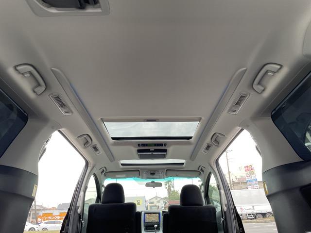 ヴェルファイア ２．４Ｚ　後期　サンルーフ　フリップダウンモニター　オットマンシート　両側パワースライドドア　コーナーセンサー　社外８インチナビ　地デジ　Ｂｌｕｅｔｏｏｔｈ　バックカメラ　ＥＴＣ　スマートキー　純正ＡＷ（28枚目）