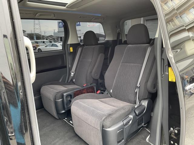 ヴェルファイア ２．４Ｚ　後期　サンルーフ　フリップダウンモニター　オットマンシート　両側パワースライドドア　コーナーセンサー　社外８インチナビ　地デジ　Ｂｌｕｅｔｏｏｔｈ　バックカメラ　ＥＴＣ　スマートキー　純正ＡＷ（32枚目）