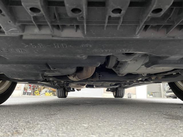 ヴェルファイア ２．４Ｚ　後期　サンルーフ　フリップダウンモニター　オットマンシート　両側パワースライドドア　コーナーセンサー　社外８インチナビ　地デジ　Ｂｌｕｅｔｏｏｔｈ　バックカメラ　ＥＴＣ　スマートキー　純正ＡＷ（52枚目）