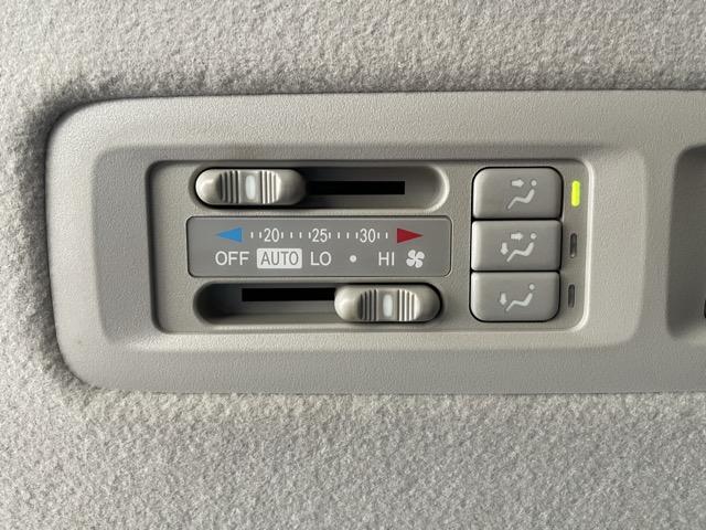 ヴォクシー ZS G’sバージョンEDGE 後期 ワンオーナー パワースライドドア ディスプレイオーディオ DVD再生 バックカメラ ETC スマートキー オートエアコン HIDヘッドライト フォグライト オートライト タイミングチェーン式(13枚目)