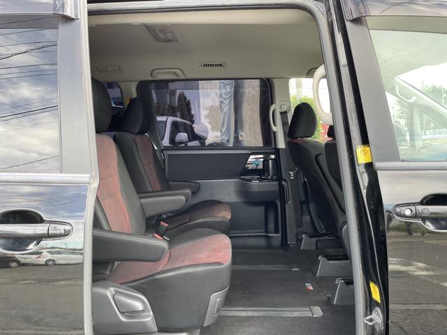 ヴォクシー ZS G’sバージョンEDGE 後期 ワンオーナー パワースライドドア ディスプレイオーディオ DVD再生 バックカメラ ETC スマートキー オートエアコン HIDヘッドライト フォグライト オートライト タイミングチェーン式(20枚目)