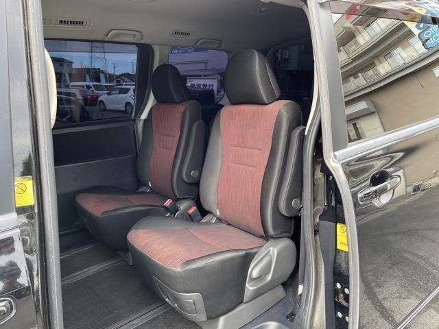 ヴォクシー ZS G’sバージョンEDGE 後期 ワンオーナー パワースライドドア ディスプレイオーディオ DVD再生 バックカメラ ETC スマートキー オートエアコン HIDヘッドライト フォグライト オートライト タイミングチェーン式(32枚目)