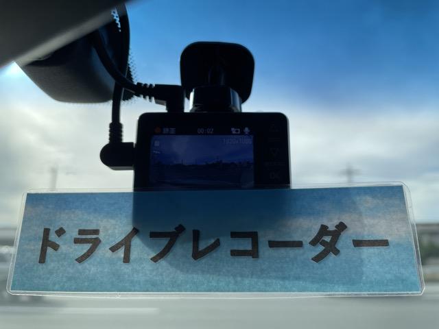 ティアナ ２５０ＸＬ　ワンオーナー　前後ドライブレコーダー　オットマンシート　純正ＨＤＤナビ　ＤＶＤ再生　Ｂｌｕｅｔｏｏｔｈ　サイドカメラ　バックカメラ　ＥＴＣ　パワーシート　インテリジェントキー　ＨＩＤヘッドライト（9枚目）