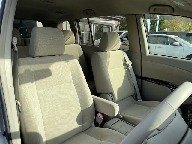 アイシス Ｇ　後期　ワンオーナー　両側パワースライドドア　スマートキー　プッシュエンジンスタート　純正ナビ　地デジ　Ｂｌｕｅｔｏｏｔｈ　バックカメラ　ＥＴＣ　ＨＩＤヘッドライト　オートライト　タイミングチェーン式（20枚目）