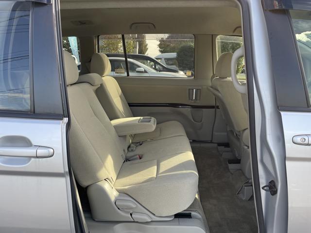 アイシス Ｇ　後期　ワンオーナー　両側パワースライドドア　スマートキー　プッシュエンジンスタート　純正ナビ　地デジ　Ｂｌｕｅｔｏｏｔｈ　バックカメラ　ＥＴＣ　ＨＩＤヘッドライト　オートライト　タイミングチェーン式（22枚目）