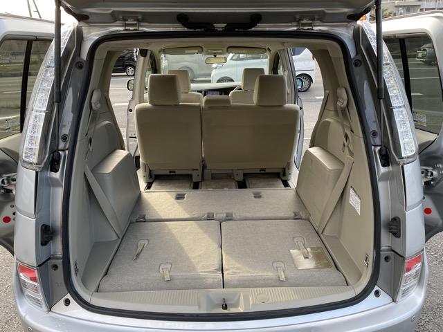 アイシス Ｇ　後期　ワンオーナー　両側パワースライドドア　スマートキー　プッシュエンジンスタート　純正ナビ　地デジ　Ｂｌｕｅｔｏｏｔｈ　バックカメラ　ＥＴＣ　ＨＩＤヘッドライト　オートライト　タイミングチェーン式（27枚目）