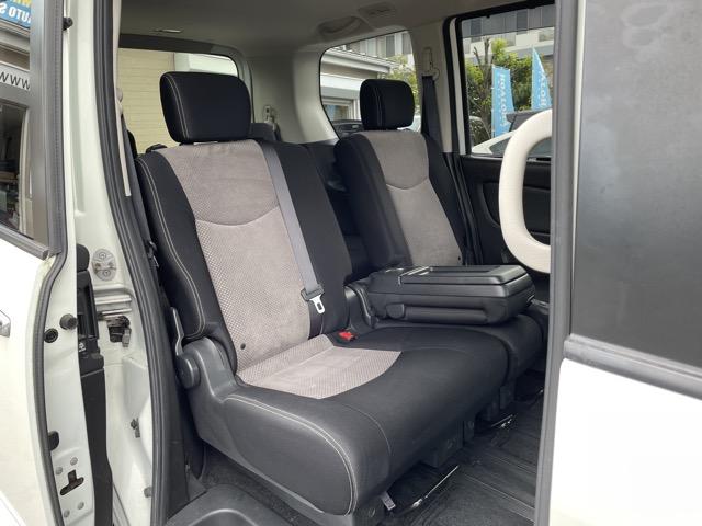 セレナ ライダー　ブラックライン　Ｓ－ハイブリッド　後期　フリップダウンモニター　両側パワースライドドア　ドライブレコーダー　８インチナビ　地デジ（フルセグ）　Ｂｌｕｅｔｏｏｔｈ　バックカメラ　　ＥＴＣ　ＬＥＤヘッドライト　ＬＥＤフォグ　オートライト（21枚目）