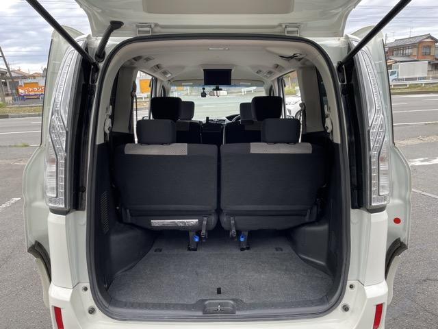 セレナ ライダー　ブラックライン　Ｓ－ハイブリッド　後期　フリップダウンモニター　両側パワースライドドア　ドライブレコーダー　８インチナビ　地デジ（フルセグ）　Ｂｌｕｅｔｏｏｔｈ　バックカメラ　　ＥＴＣ　ＬＥＤヘッドライト　ＬＥＤフォグ　オートライト（23枚目）