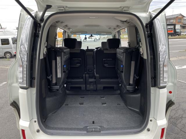 セレナ ライダー　ブラックライン　Ｓ－ハイブリッド　後期　フリップダウンモニター　両側パワースライドドア　ドライブレコーダー　８インチナビ　地デジ（フルセグ）　Ｂｌｕｅｔｏｏｔｈ　バックカメラ　　ＥＴＣ　ＬＥＤヘッドライト　ＬＥＤフォグ　オートライト（24枚目）