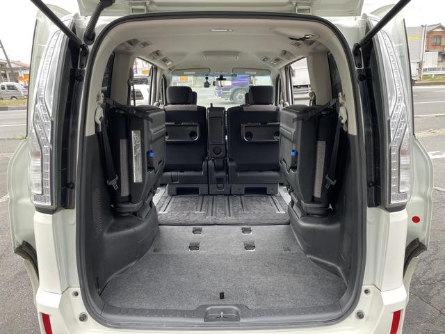 セレナ ライダー　ブラックライン　Ｓ－ハイブリッド　後期　フリップダウンモニター　両側パワースライドドア　ドライブレコーダー　８インチナビ　地デジ（フルセグ）　Ｂｌｕｅｔｏｏｔｈ　バックカメラ　　ＥＴＣ　ＬＥＤヘッドライト　ＬＥＤフォグ　オートライト（25枚目）