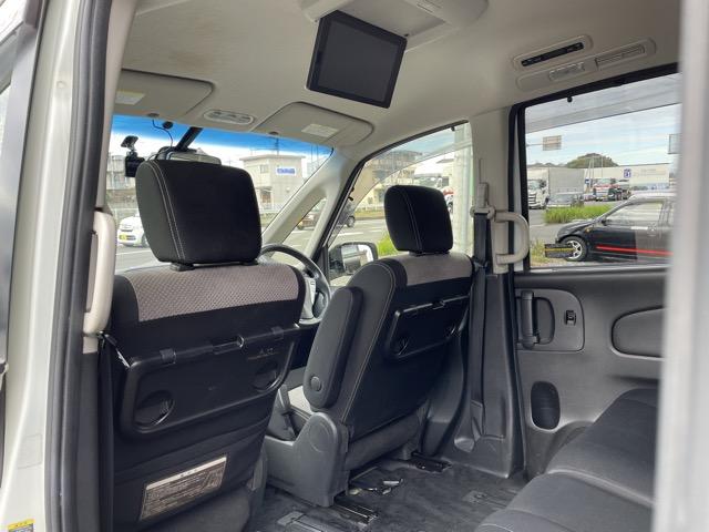 セレナ ライダー　ブラックライン　Ｓ－ハイブリッド　後期　フリップダウンモニター　両側パワースライドドア　ドライブレコーダー　８インチナビ　地デジ（フルセグ）　Ｂｌｕｅｔｏｏｔｈ　バックカメラ　　ＥＴＣ　ＬＥＤヘッドライト　ＬＥＤフォグ　オートライト（29枚目）