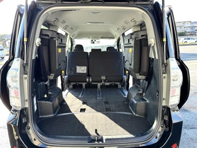 ヴォクシー ＺＳ　Ｇ’ｓ　後期　両側パワースライドドア　前後ドライブレコーダー　スマートキー　パドルシフト　純正ＳＤナビ　地デジ（フルセグ）　Ｂｌｕｅｔｏｏｔｈ　バックカメラ　ＥＴＣ　ＨＩＤヘッドライト　タイミングチェーン式（26枚目）