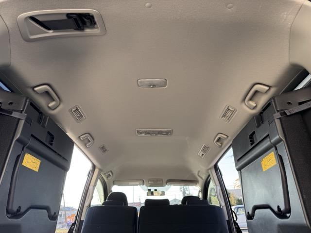 ヴォクシー ＺＳ　Ｇ’ｓ　後期　両側パワースライドドア　前後ドライブレコーダー　スマートキー　パドルシフト　純正ＳＤナビ　地デジ（フルセグ）　Ｂｌｕｅｔｏｏｔｈ　バックカメラ　ＥＴＣ　ＨＩＤヘッドライト　タイミングチェーン式（30枚目）