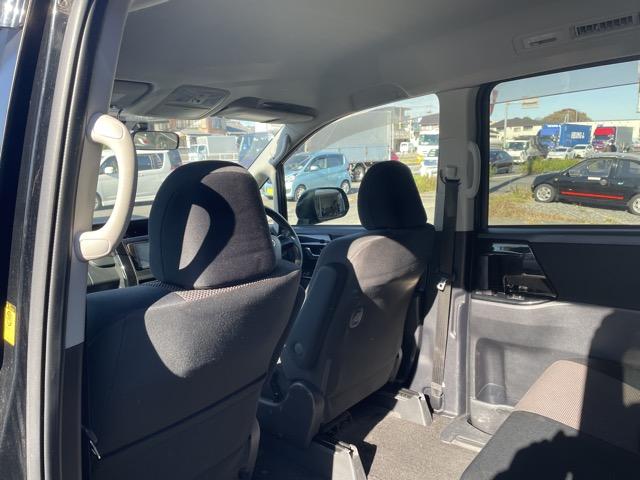 ヴォクシー ＺＳ　Ｇ’ｓ　後期　両側パワースライドドア　前後ドライブレコーダー　スマートキー　パドルシフト　純正ＳＤナビ　地デジ（フルセグ）　Ｂｌｕｅｔｏｏｔｈ　バックカメラ　ＥＴＣ　ＨＩＤヘッドライト　タイミングチェーン式（32枚目）