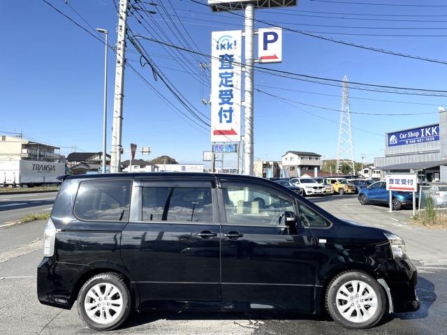 ヴォクシー ＺＳ　Ｇ’ｓ　後期　両側パワースライドドア　前後ドライブレコーダー　スマートキー　パドルシフト　純正ＳＤナビ　地デジ（フルセグ）　Ｂｌｕｅｔｏｏｔｈ　バックカメラ　ＥＴＣ　ＨＩＤヘッドライト　タイミングチェーン式（45枚目）