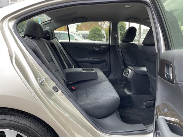 アコードハイブリッド ＥＸ　レーダークルーズ　スマートキー　パワーシート　純正ＨＤＤナビ　地デジ（フルセグ）　Ｂｌｕｅｔｏｏｔｈ　ＤＶＤ再生　バックカメラ　ＥＴＣ　ＬＥＤヘッドライト　フォグ　オートライト　タイミングチェーン式（19枚目）