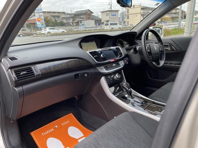 アコードハイブリッド ＥＸ　レーダークルーズ　スマートキー　パワーシート　純正ＨＤＤナビ　地デジ（フルセグ）　Ｂｌｕｅｔｏｏｔｈ　ＤＶＤ再生　バックカメラ　ＥＴＣ　ＬＥＤヘッドライト　フォグ　オートライト　タイミングチェーン式（29枚目）