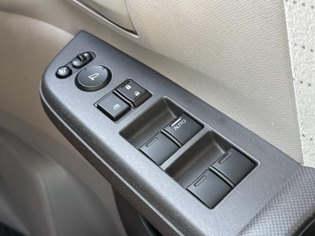 ステップワゴン G ワンオーナー 両側スライドドア 社外メモリーナビ 地デジ Bluetooth ETC オートエアコン 社外アルミホイール 電動格納ミラー ウインカーミラー タイミングチェーン式(13枚目)