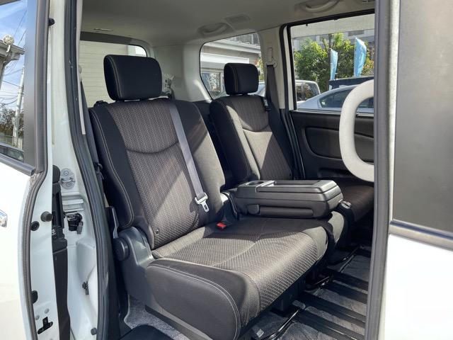 セレナ ハイウェイスター　Ｖセレクション＋セーフティ　ＳＨＶ　後期　フリップダウンモニター　両側パワースライドドア　衝突軽減ブレーキ　コーナーセンサー　クルーズコントロール　　アラウンドビューモニター　地デジ（フルセグ）　Ｂｌｕｅｔｏｏｔｈ　ＬＥＤヘッドライト（22枚目）