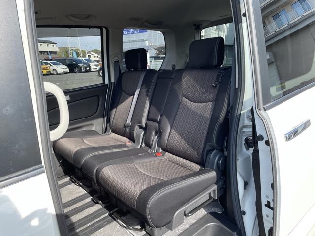 セレナ ハイウェイスター　Ｖセレクション＋セーフティ　ＳＨＶ　後期　フリップダウンモニター　両側パワースライドドア　衝突軽減ブレーキ　コーナーセンサー　クルーズコントロール　　アラウンドビューモニター　地デジ（フルセグ）　Ｂｌｕｅｔｏｏｔｈ　ＬＥＤヘッドライト（33枚目）