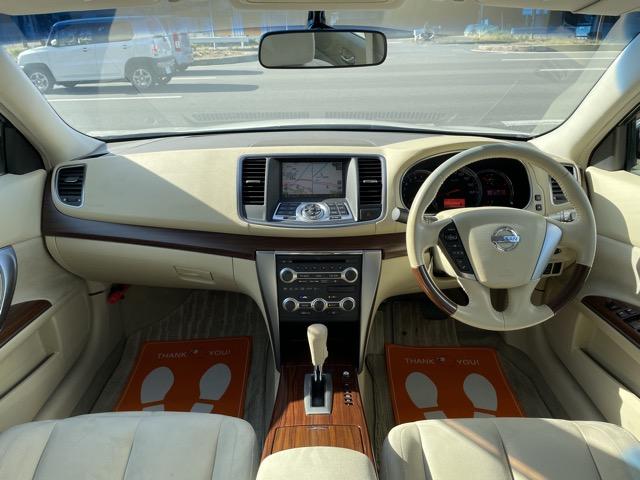 ティアナ ２５０ＸＶ　オットマンシート　インテリジェントキー　純正ＨＤＤナビ　Ｂｌｕｅｔｏｏｔｈ　サイドカメラ　バックカメラ　ＤＶＤ再生　ミュージックサーバー　ＥＴＣ　パワーシート　シートメモリー　ＨＩＤヘッドライト　ＡＷ（6枚目）