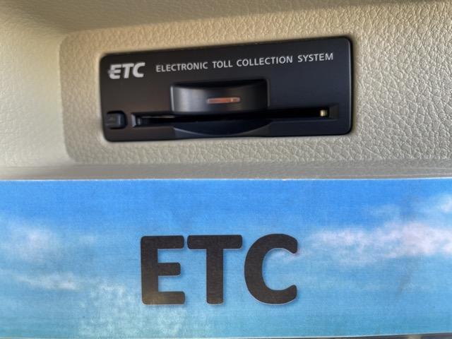 ティアナ ２５０ＸＶ　オットマンシート　インテリジェントキー　純正ＨＤＤナビ　Ｂｌｕｅｔｏｏｔｈ　サイドカメラ　バックカメラ　ＤＶＤ再生　ミュージックサーバー　ＥＴＣ　パワーシート　シートメモリー　ＨＩＤヘッドライト　ＡＷ（10枚目）