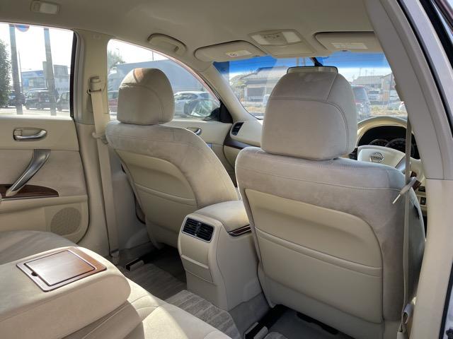 ティアナ ２５０ＸＶ　オットマンシート　インテリジェントキー　純正ＨＤＤナビ　Ｂｌｕｅｔｏｏｔｈ　サイドカメラ　バックカメラ　ＤＶＤ再生　ミュージックサーバー　ＥＴＣ　パワーシート　シートメモリー　ＨＩＤヘッドライト　ＡＷ（18枚目）