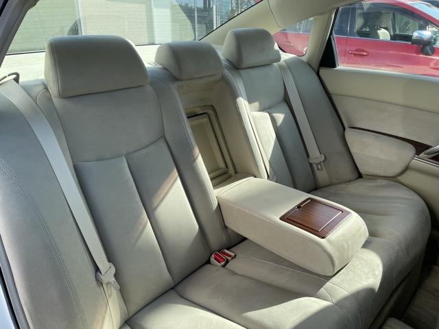 ティアナ ２５０ＸＶ　オットマンシート　インテリジェントキー　純正ＨＤＤナビ　Ｂｌｕｅｔｏｏｔｈ　サイドカメラ　バックカメラ　ＤＶＤ再生　ミュージックサーバー　ＥＴＣ　パワーシート　シートメモリー　ＨＩＤヘッドライト　ＡＷ（20枚目）