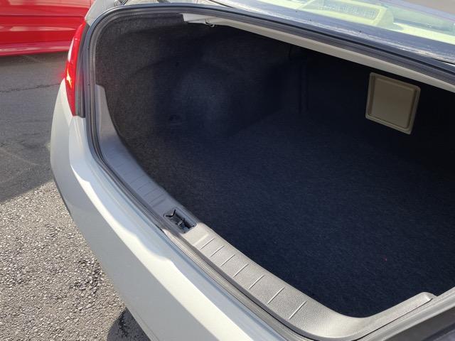 ティアナ ２５０ＸＶ　オットマンシート　インテリジェントキー　純正ＨＤＤナビ　Ｂｌｕｅｔｏｏｔｈ　サイドカメラ　バックカメラ　ＤＶＤ再生　ミュージックサーバー　ＥＴＣ　パワーシート　シートメモリー　ＨＩＤヘッドライト　ＡＷ（24枚目）