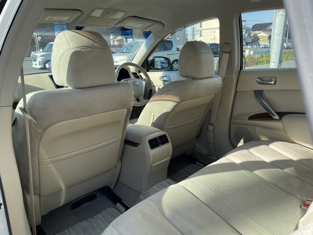 ティアナ ２５０ＸＶ　オットマンシート　インテリジェントキー　純正ＨＤＤナビ　Ｂｌｕｅｔｏｏｔｈ　サイドカメラ　バックカメラ　ＤＶＤ再生　ミュージックサーバー　ＥＴＣ　パワーシート　シートメモリー　ＨＩＤヘッドライト　ＡＷ（25枚目）