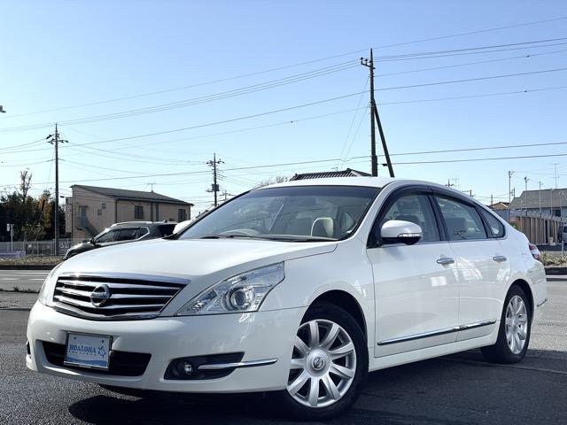 ティアナ ２５０ＸＶ　オットマンシート　インテリジェントキー　純正ＨＤＤナビ　Ｂｌｕｅｔｏｏｔｈ　サイドカメラ　バックカメラ　ＤＶＤ再生　ミュージックサーバー　ＥＴＣ　パワーシート　シートメモリー　ＨＩＤヘッドライト　ＡＷ（34枚目）