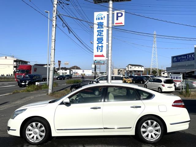 ティアナ ２５０ＸＶ　オットマンシート　インテリジェントキー　純正ＨＤＤナビ　Ｂｌｕｅｔｏｏｔｈ　サイドカメラ　バックカメラ　ＤＶＤ再生　ミュージックサーバー　ＥＴＣ　パワーシート　シートメモリー　ＨＩＤヘッドライト　ＡＷ（35枚目）