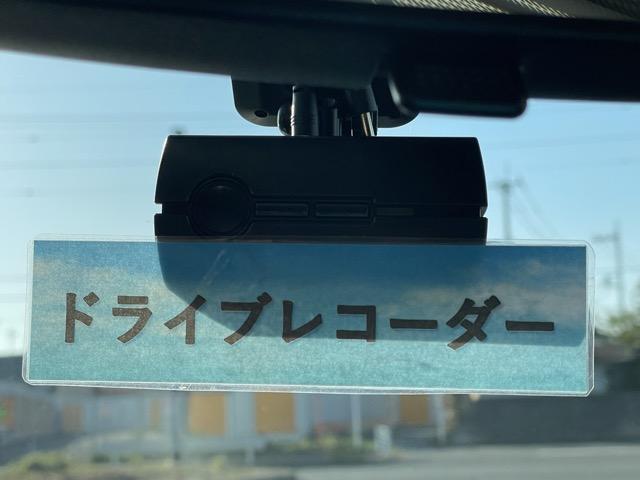 レヴォーグ １．６ＧＴアイサイト　本革シート　ＳＴＩフロントリップ　ドライブレコーダー　衝突軽減ブレーキ　レーダークルーズ　シートヒーター　パドルシフト　社外ＨＤＤナビ　地デジ（フルセグ）　Ｂｌｕｅｔｏｏｔｈ　バックカメラ　ＥＴＣ（10枚目）