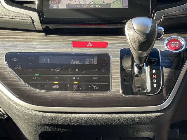 オデッセイ アブソルート・ＥＸ　フリップダウンモニター　両側パワースライドドア　レーダークルーズ　車高調　ハーフレザーシート　マルチビューカメラ　地デジ（フルセグ）　Ｂｌｕｅｔｏｏｔｈ　ＬＥＤヘッドライト　パワーシート　パドルシフト（18枚目）