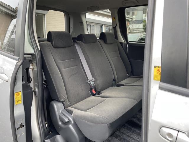 ノア YY 後期 SDナビ 地デジ Bluetooth DVD再生 バックカメラ ETC HIDライト オートライト アウトドア キャンプ トランポ 車中泊 スノボー スキー サーフィン タイミングチェーン式(17枚目)