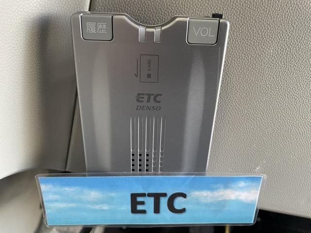 ワンオーナー♪純正ＨＤＤナビ♪ＤＶＤ再生♪フロントカメラ♪バックカメラ♪ＥＴＣ♪前後ドライブレコーダー♪両側パワースライドドア♪オットマンシート♪純正アルミ♪タイミングチェーン式♪