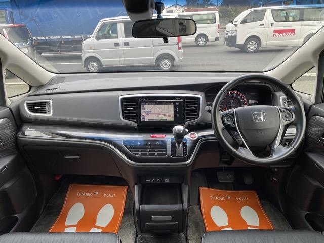 オデッセイ アブソルート　パワースライドドア　クルコン　スマートキー　ハーフレザーシート　オットマンシート　純正ナビ　地デジ（フルセグ）　Ｂｌｕｅｔｏｏｔｈ　バックカメラ　ＥＴＣ　ＬＥＤヘッドライト　タイミングチェーン式（6枚目）