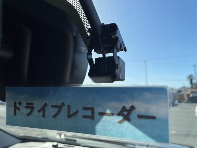 レヴォーグ 1.6GT-Sアイサイト 本革シート ドライブレコーダー レーダークルーズ 衝突軽減ブレーキ スマートキー シートヒーター パドルシフト 純正SDナビ 地デジ(フルセグ) Bluetooth バックカメラ LEDヘッドライト(4枚目)