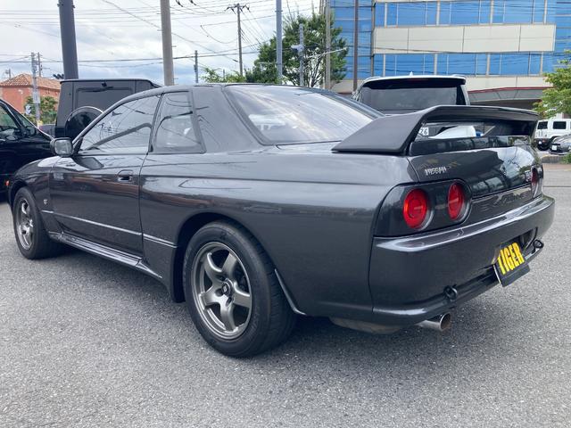 スカイライン ＧＴ－Ｒニスモ　５００台限定　１６インチ純正ＡＷ　ＨＫＳ車高調　ニスモタワーバー　ｔａｎａｂｅリアタワーバー　社外キャタライザー　記録簿　ＩＭＰＵＬ３００キロメーター　ニスモ専用エアロ　チビスポ　社外ステアリング（2枚目）