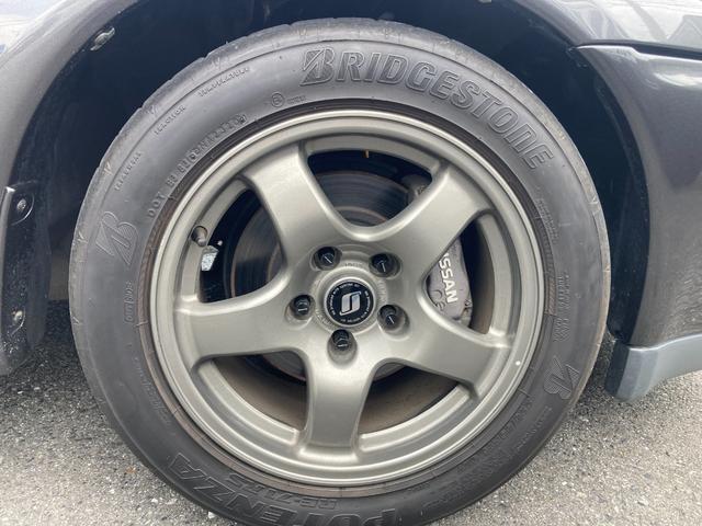 スカイライン ＧＴ－Ｒニスモ　５００台限定　１６インチ純正ＡＷ　ＨＫＳ車高調　ニスモタワーバー　ｔａｎａｂｅリアタワーバー　社外キャタライザー　記録簿　ＩＭＰＵＬ３００キロメーター　ニスモ専用エアロ　チビスポ　社外ステアリング（63枚目）