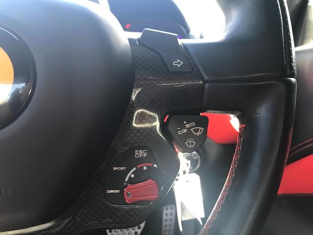 カリフォルニアＴ ベースグレード　ハンドリングスペチアーレ　右Ｈ　スポーツエキゾーストシステム　ＬＥＤ付カーボンファイバーステア　純正２０インチ鍛造ホイール　純正ナビ　Ｂカメラ　Ｐセンサー　ロッソレザー　シートヒーター　電動シート（22枚目）