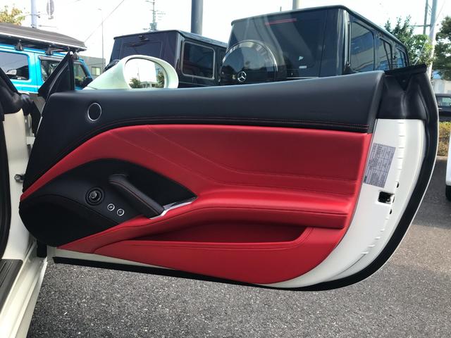 カリフォルニアＴ ベースグレード　ハンドリングスペチアーレ　右Ｈ　スポーツエキゾーストシステム　ＬＥＤ付カーボンファイバーステア　純正２０インチ鍛造ホイール　純正ナビ　Ｂカメラ　Ｐセンサー　ロッソレザー　シートヒーター　電動シート（32枚目）