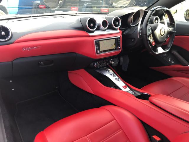 カリフォルニアＴ ベースグレード　ハンドリングスペチアーレ　右Ｈ　スポーツエキゾーストシステム　ＬＥＤ付カーボンファイバーステア　純正２０インチ鍛造ホイール　純正ナビ　Ｂカメラ　Ｐセンサー　ロッソレザー　シートヒーター　電動シート（41枚目）