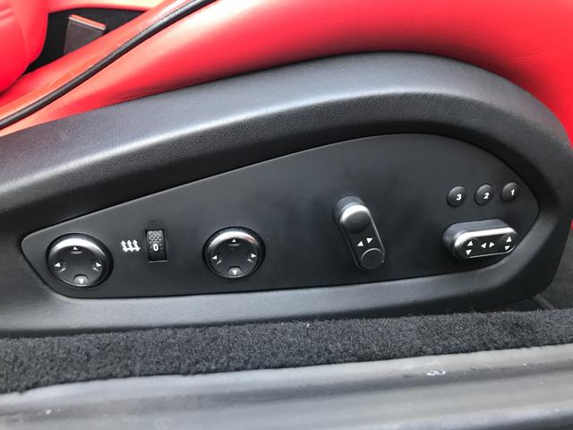 カリフォルニアＴ ベースグレード　ハンドリングスペチアーレ　右Ｈ　スポーツエキゾーストシステム　ＬＥＤ付カーボンファイバーステア　純正２０インチ鍛造ホイール　純正ナビ　Ｂカメラ　Ｐセンサー　ロッソレザー　シートヒーター　電動シート（47枚目）