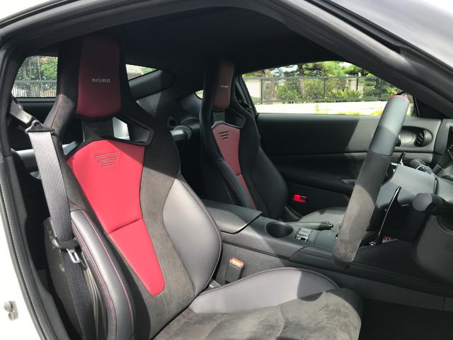フェアレディZ バージョンS ワンオーナー 禁煙車 ハーフレザー 純正ナビ フルセグTV BTオーディオ パドルシフト RECAROシート 純正3連メーター アダプティブクルーズコントロール エマ― レーンキープアシスト Bカメラ(20枚目)