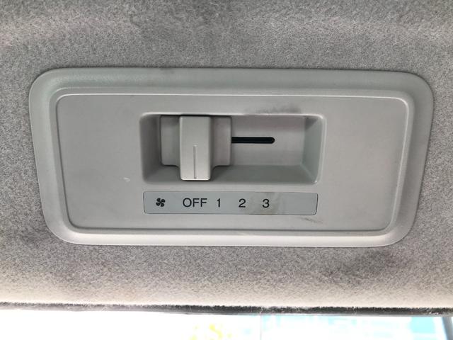 ステップワゴンスパーダ Z 両側パワースライドドア 後席モニター 社外ナビ バックカメラ HIDヘッドライト 後席クーラー パドルシフト スマートキー CD&DVD ミュージックサーバー(11枚目)