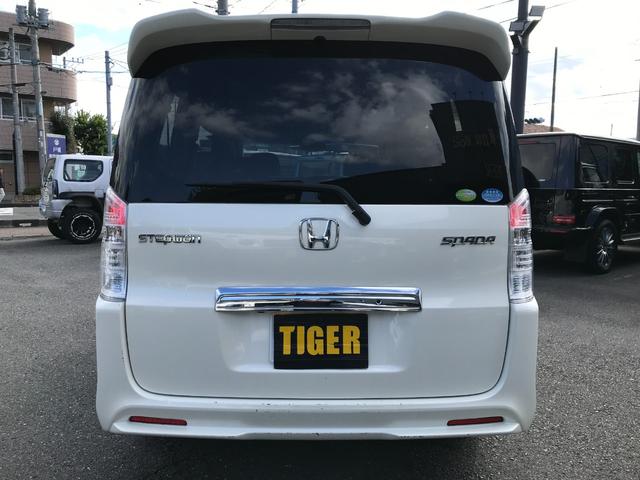 ステップワゴンスパーダ Z 両側パワースライドドア 後席モニター 社外ナビ バックカメラ HIDヘッドライト 後席クーラー パドルシフト スマートキー CD&DVD ミュージックサーバー(17枚目)