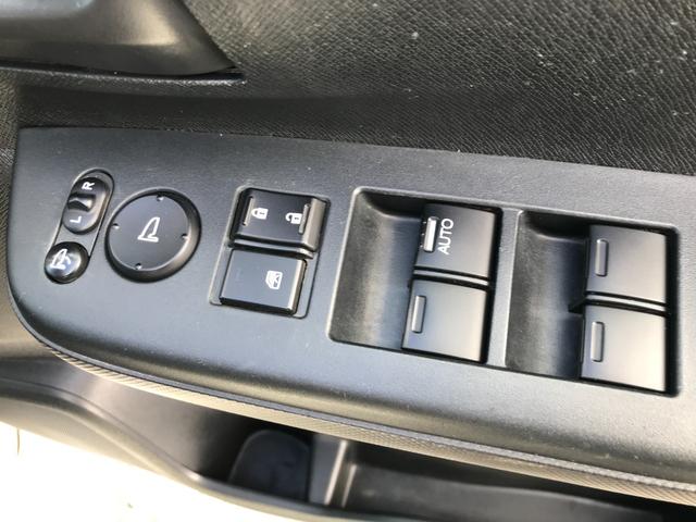 ステップワゴンスパーダ Z 両側パワースライドドア 後席モニター 社外ナビ バックカメラ HIDヘッドライト 後席クーラー パドルシフト スマートキー CD&DVD ミュージックサーバー(29枚目)